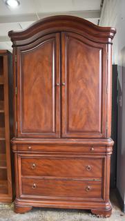 TV Cabinet/Armoire 